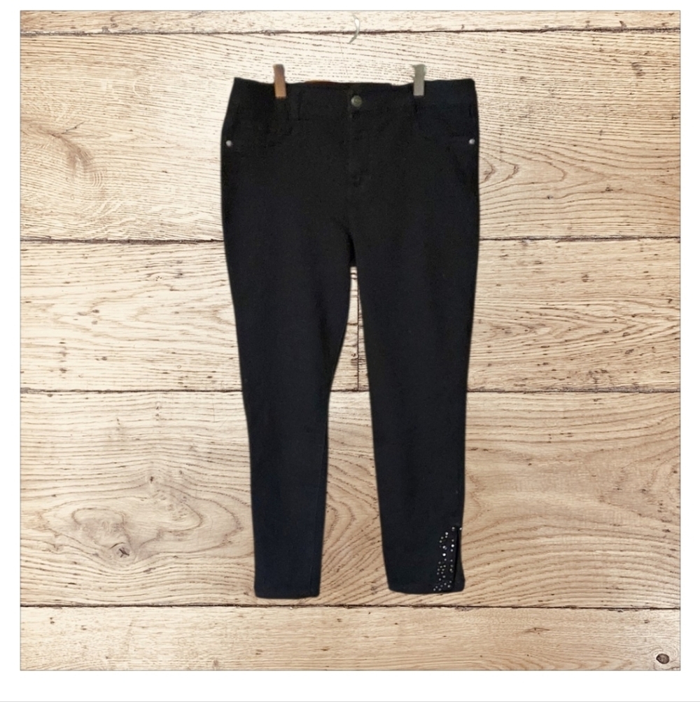 NWT d. jeans Navy High Waist Crop.     Pants ~sz 10